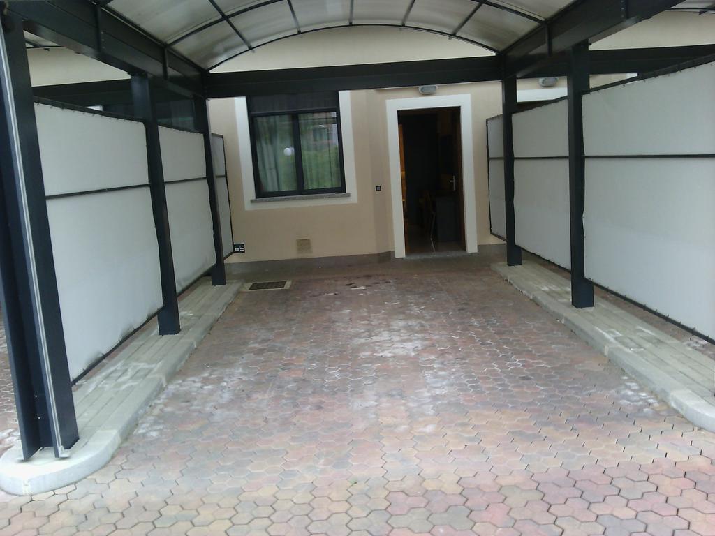 Elysium Hotel Raya Mediglia Luaran gambar