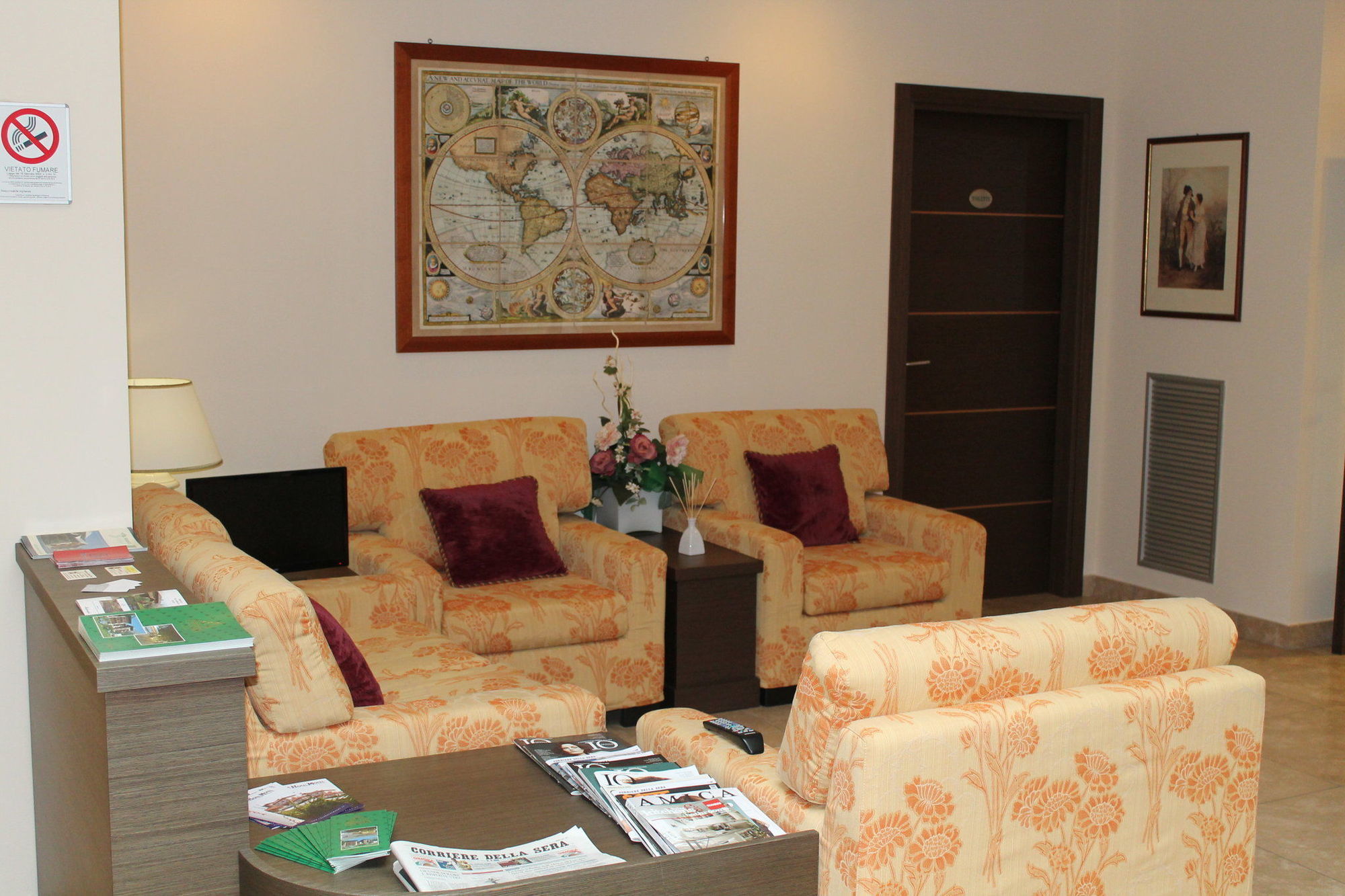 Elysium Hotel Raya Mediglia Luaran gambar